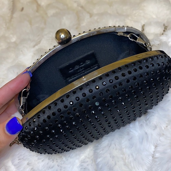 Swarovski Crystals Clutch with Silver Metal Chains - Picture 4 of 6